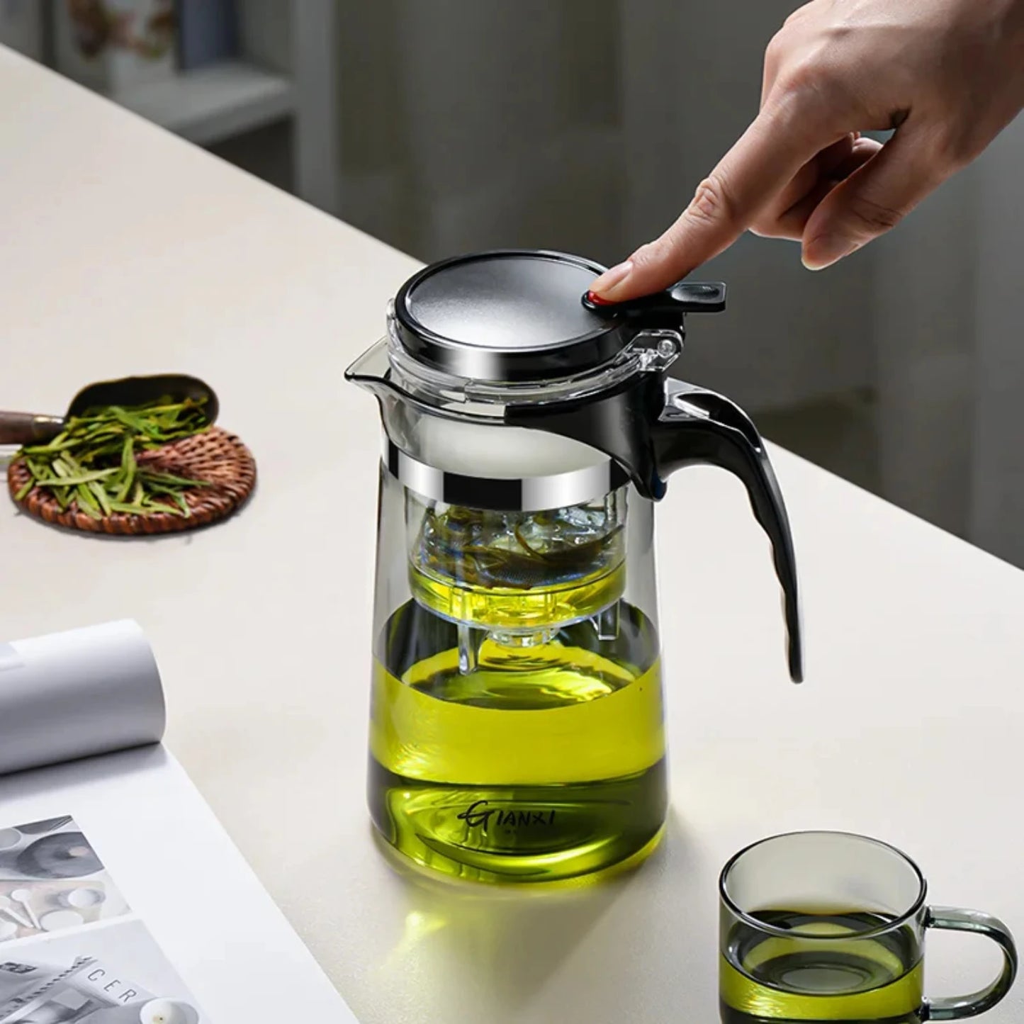 Théière en verre résistante à la chaleur avec infuseur - idéal pour le thé chinois, le café et l'utilisation du bureau