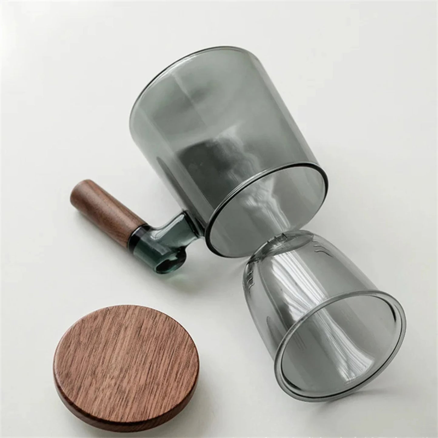 Glass Tea Cup with Walnut Wooden Handle and Lid – Elegant Design for Scented Tea and Office Use