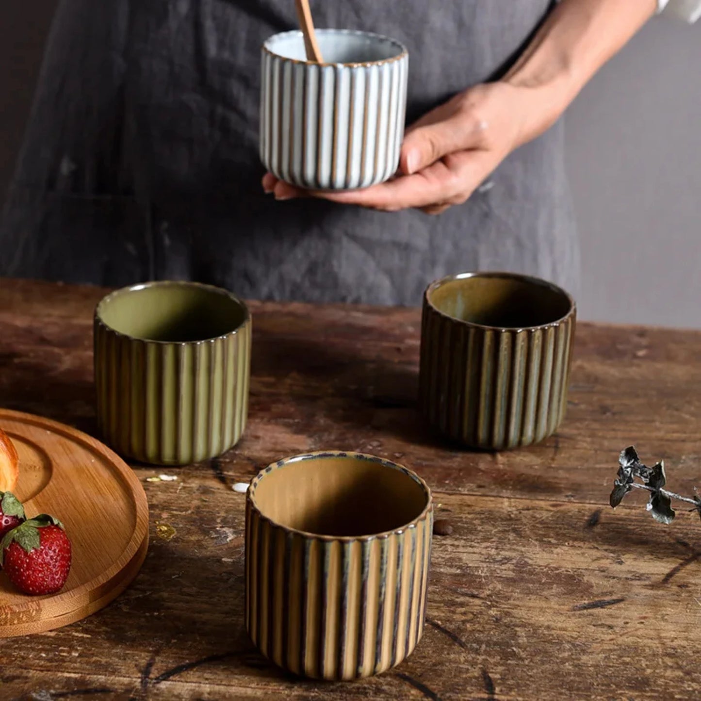 Japanese-Style Retro Ceramic Tea Cup – Elegant Porcelain Sake and Coffee Mug