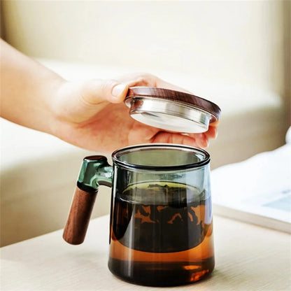 Glass Tea Cup with Walnut Wooden Handle and Lid – Elegant Design for Scented Tea and Office Use